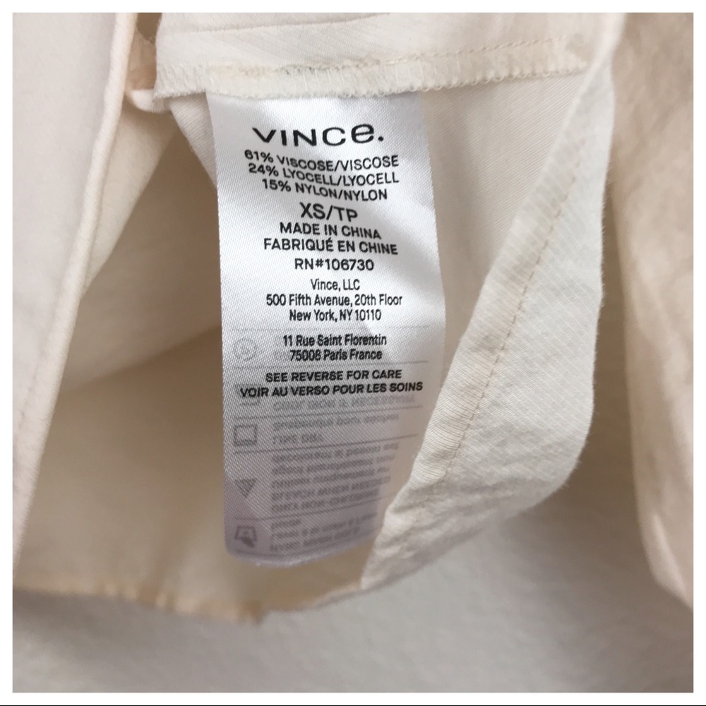 NWT Vince. Fitted Shaped Sleeve V-Neck Blouse in Cream Size XS - Picture 11 of 12